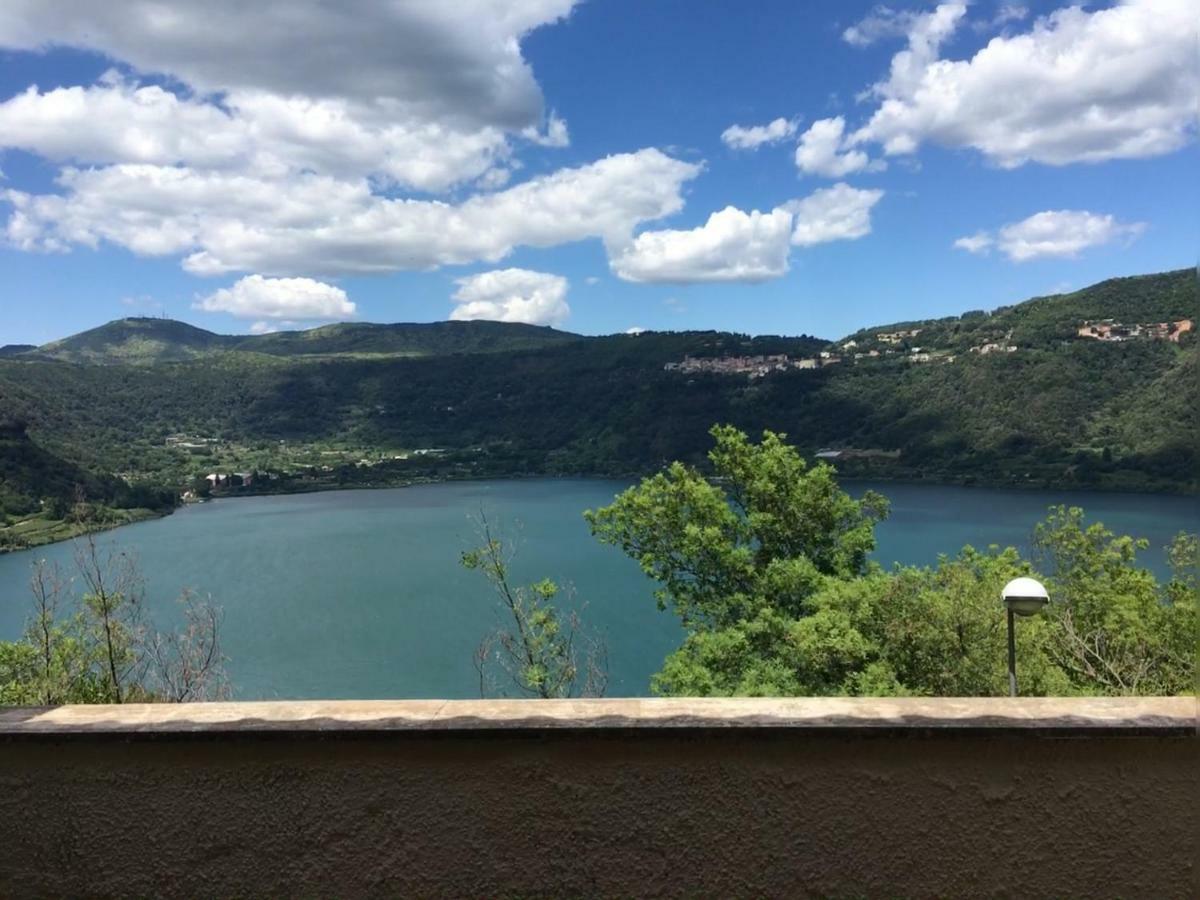 Appartamento Vista Lago Дженцано-ди-Рома Экстерьер фото