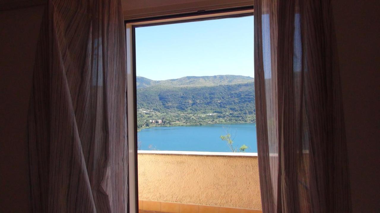 Appartamento Vista Lago Дженцано-ди-Рома Экстерьер фото
